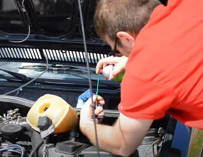 cleaning the speedometer cable: speedometer cable lube